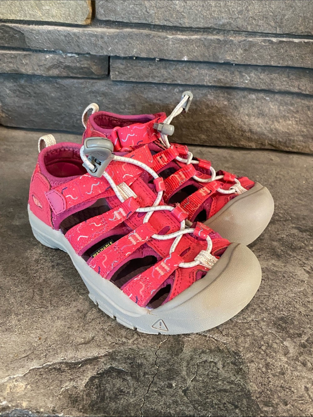 Childs Pink  Keens